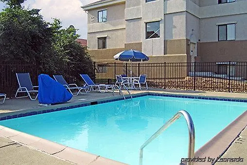 Hotel Suburban Studios Columbus East