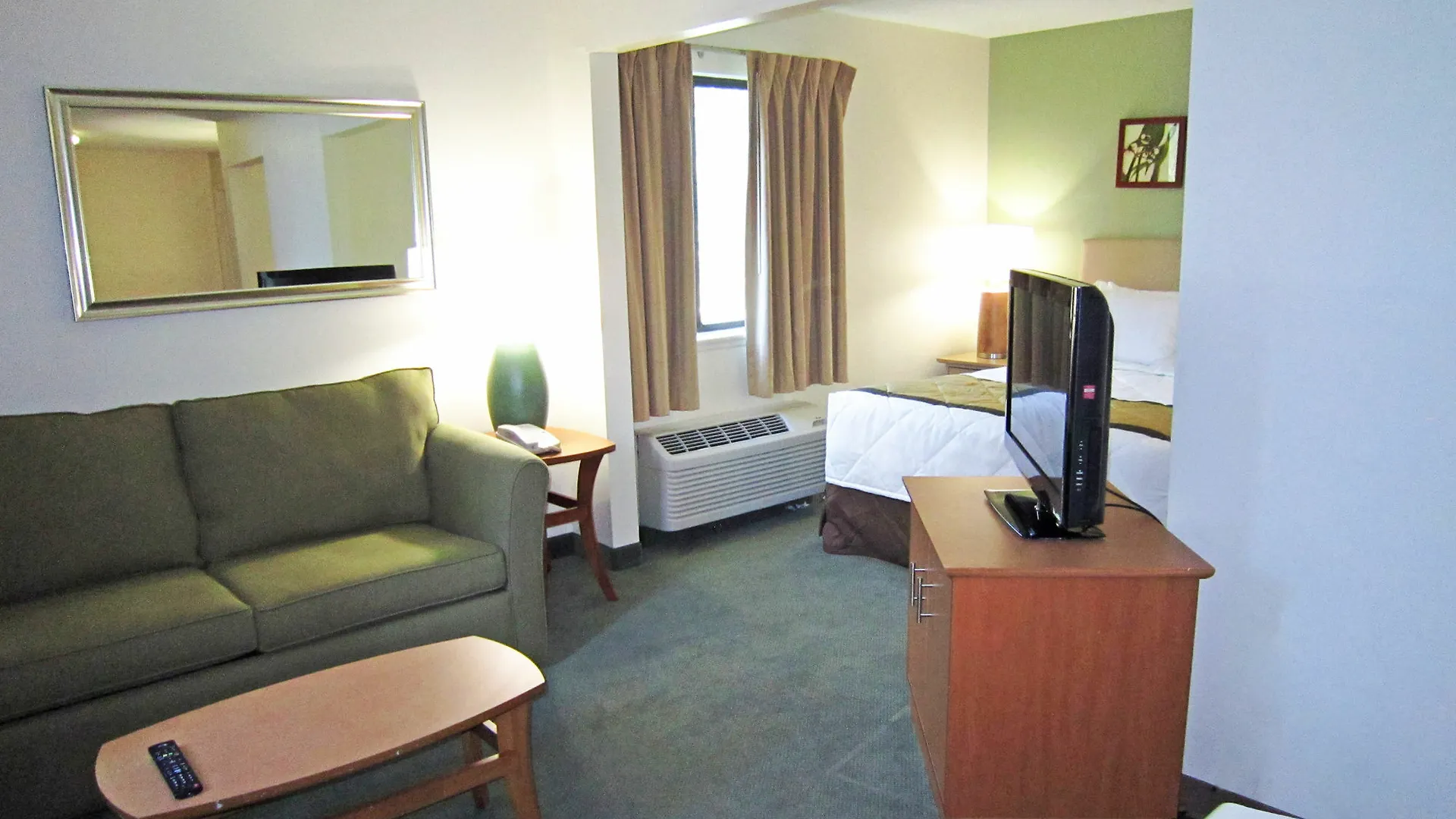 Suburban Studios Columbus East Hotel