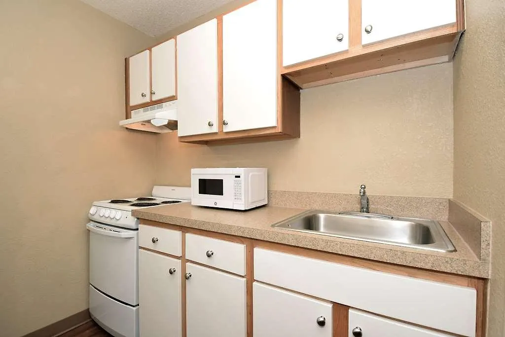 Suburban Studios Columbus East 2*,